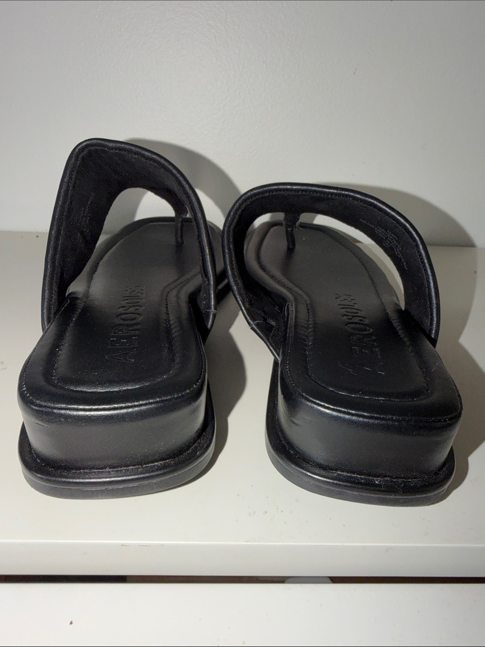 AEROSOLES Black Square-Toe Thong Sandals. Sz 10M - Picture 4 of 6